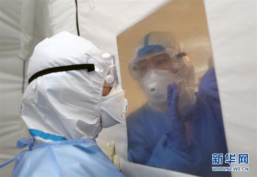 (抗疫一線醫(yī)務(wù)人員英雄群體·圖文互動(dòng))(7)沖鋒在抗疫一線的“科研鐵軍”——軍事科學(xué)院軍事醫(yī)學(xué)專家組抗擊新冠肺炎疫情記事