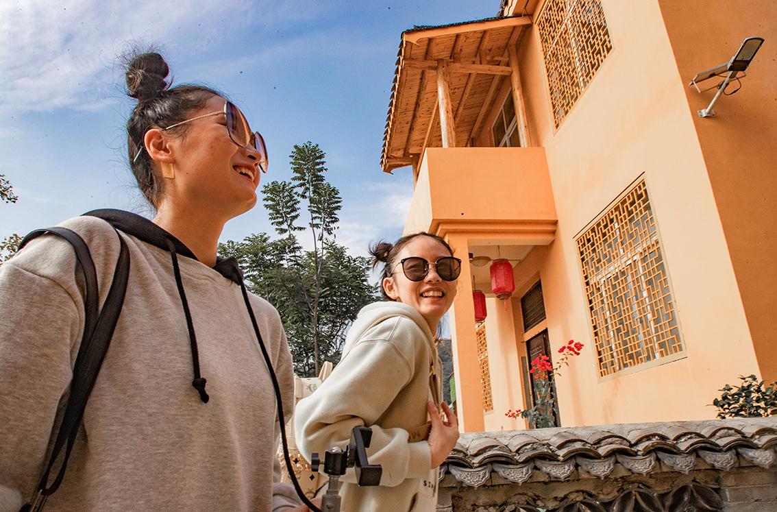 中國(guó)鄉(xiāng)村旅游新殺出一匹“黑馬”，人們都往這跑，深秋旅游真火爆