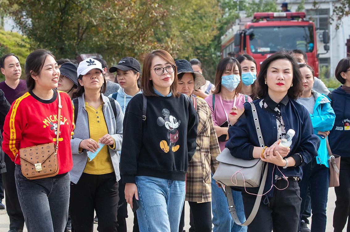 中國(guó)鄉(xiāng)村旅游新殺出一匹“黑馬”，人們都往這跑，深秋旅游真火爆