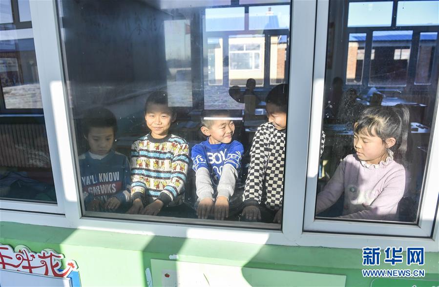 (新華全媒頭條·圖文互動)(14)偉大旗幟引領歷史巨變——習近平新時代中國特色社會主義思想指引“十三五”經(jīng)濟社會發(fā)展述評