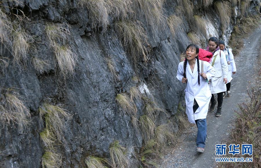 (新華全媒頭條·圖文互動)(11)偉大旗幟引領歷史巨變——習近平新時代中國特色社會主義思想指引“十三五”經(jīng)濟社會發(fā)展述評