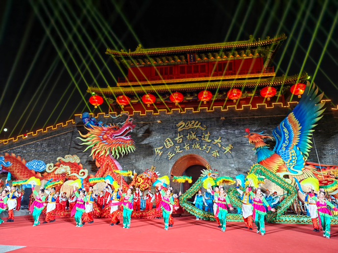 全國“古城過大年”正定會(huì)場暨“正定古城燈會(huì)”啟動(dòng)儀式現(xiàn)場。 河北省文化和旅游廳供圖