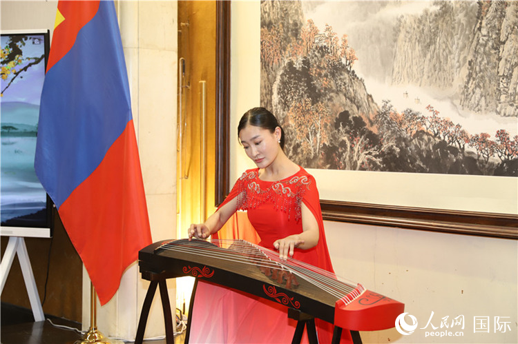 古箏表演。人民網(wǎng)記者 霍文攝