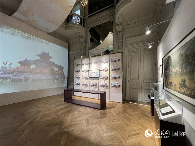 中國風(fēng)與法國經(jīng)典建筑相互融合。 人民網(wǎng)記者 何蒨攝